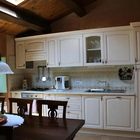 Vakantiehuis Casa Sacciofa In Monte Rinaldo